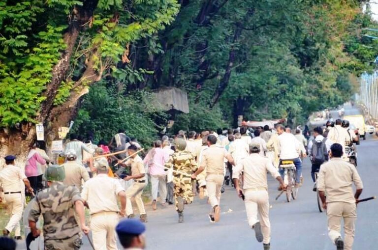 Lathicharge-11-1.jpg