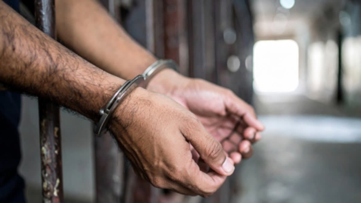 1200-675-27262273-thumbnail-16x9-arrest.jpg