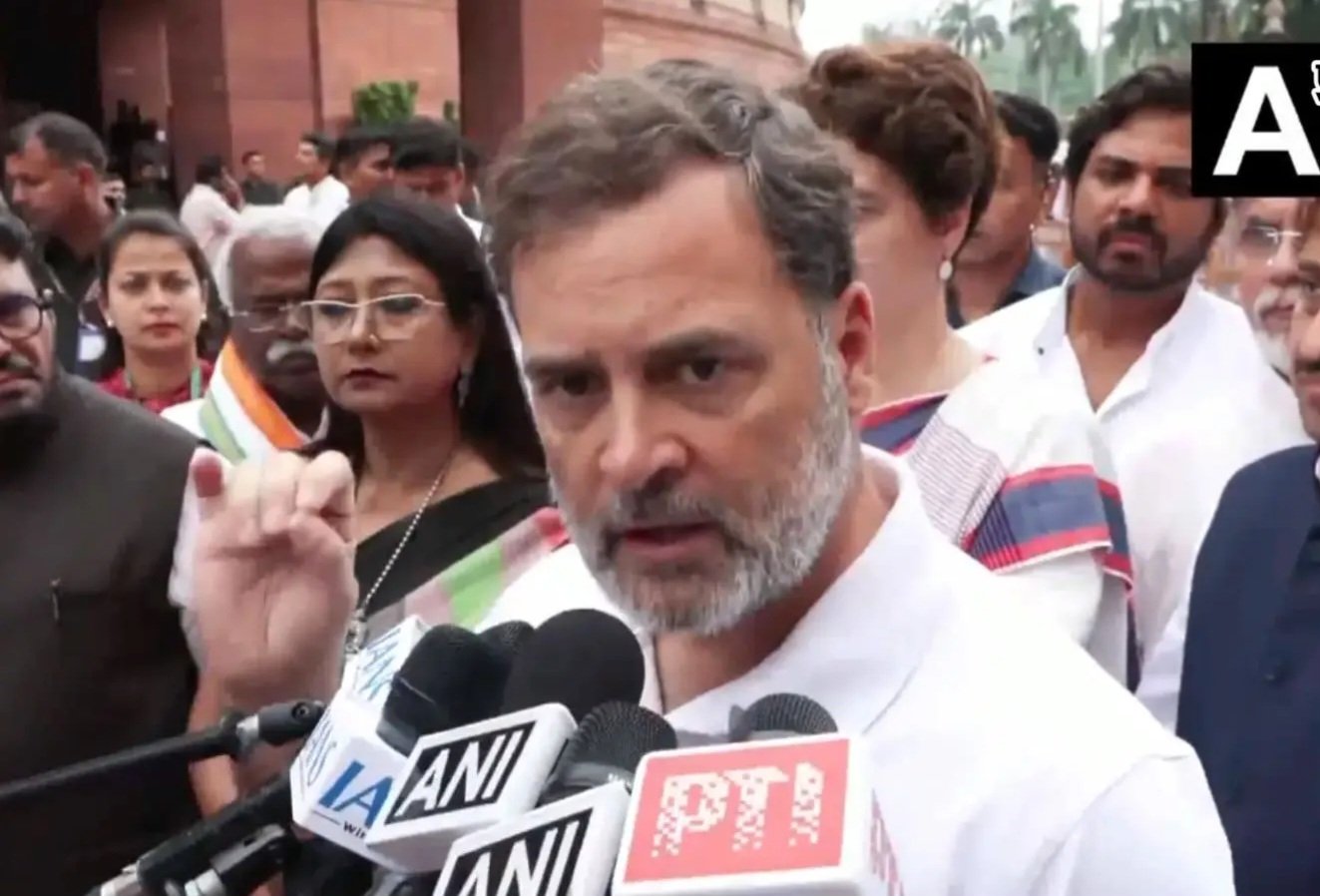 rahul-gandhi-attack-on-pm-modi-89d1e8-hero